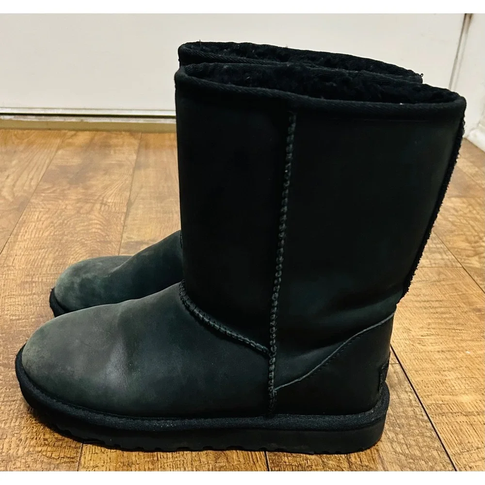 UGG‎ Classic Tall Boots Black Suede Sheepskin Lined Waterproof Women's Size 7
